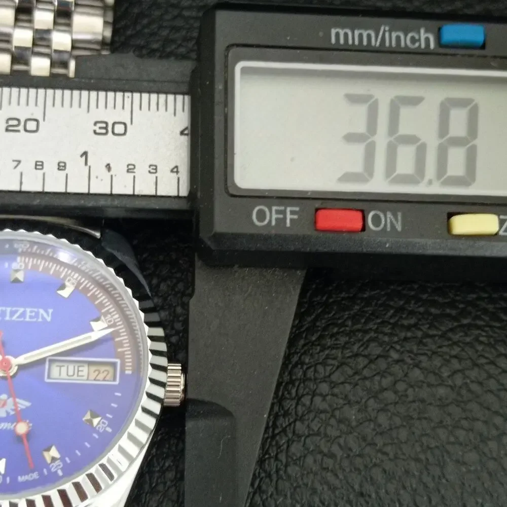 Vintage 1981 Citizen Automatic Mens Silver Watch W/daydate & Blue accents